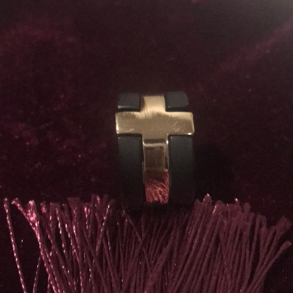 Ring - Picture 2 of 5